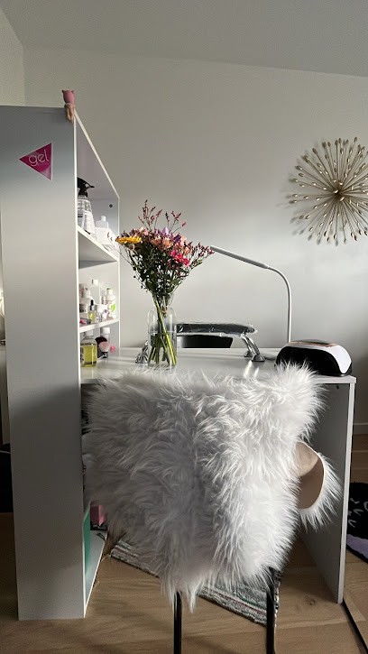 bibilolonailzz, Institut de Beauté à Arnage