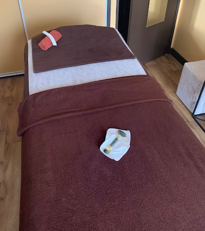 Isa-Belle, Esthéticienne à Garches