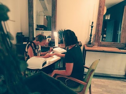 Ophelie Habillez Vos Ongles, Institut de Beauté au Crès