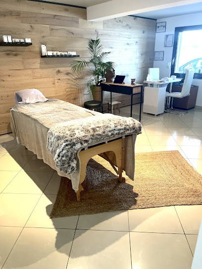 Rosa Bianca, Institut de Beauté aux Fins