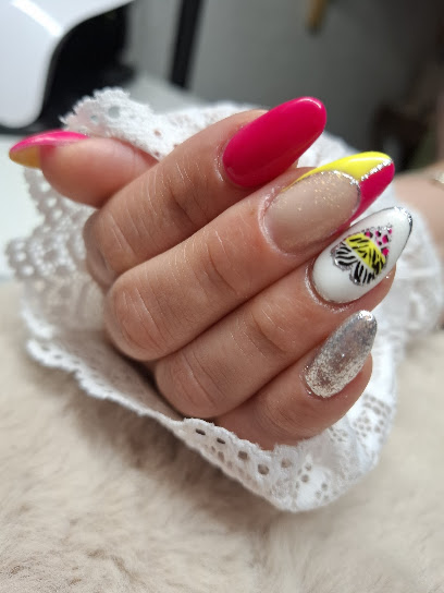 L'art Du Cil Et Onglerie By Silvia, Institut De Beauté à Saint-Baudille-de-la-Tour