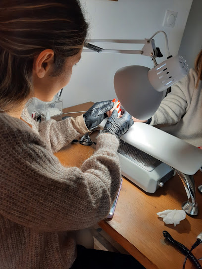 Mc Manucure Russe Institut De Beauté à Apt