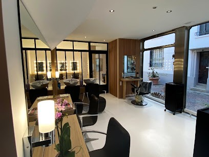 LES COMPTOIRS DE LA BEAUTÉ | Coiffure F&H - Maquillage - Soins Du Visage - Beauté Des Sourcils, Institut de Beauté à Sceaux