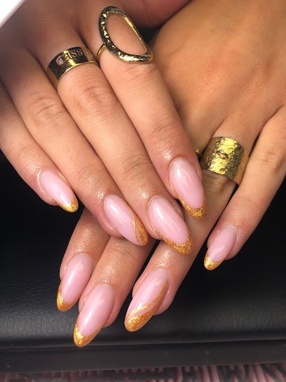 Sarah M - Prothésiste Ongulaire, Institut de Beauté à Vergeroux