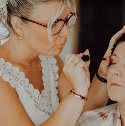 Elles'N - Institut De Beauté, Esthéticienne à Étaimpuis