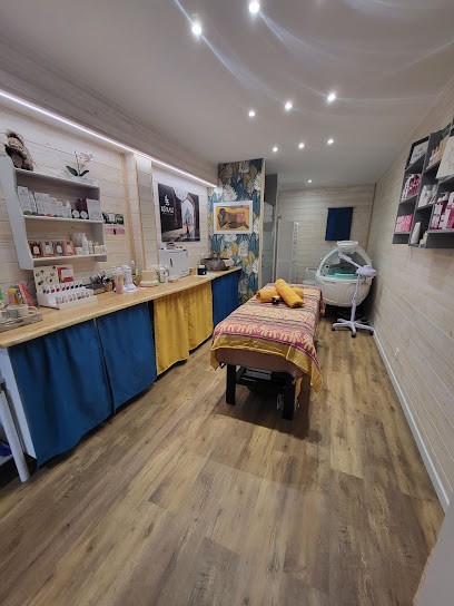 Au Petit Salon, Institut de Beauté à Mardié