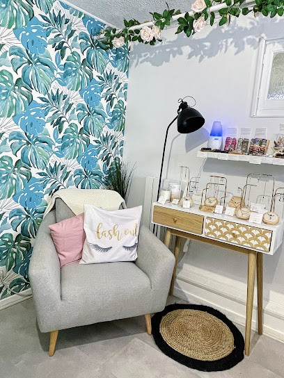 É CLAIRE DE BEAUTÉ - Institut De Beauté Spécialisé Dans La Beauté Du Regard, Le Maquillage Permanent Et Les Soins De Peau, Institut de Beauté à Givors