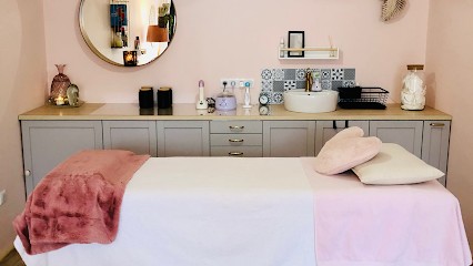 Bulle De Bonheur, Esthéticienne à Précieux