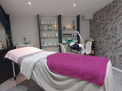 Esthéticienne / Socio-esthéticienne Mallard Amélie Cholet, Esthéticienne à Cholet