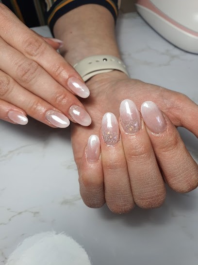 L’Institut by Elo, Esthéticienne à Donchery