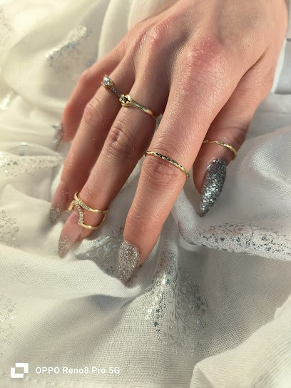 Elif Nails, Institut de Beauté à Autun