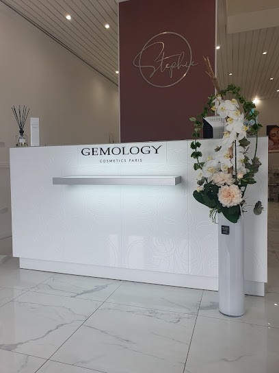 Stephie Nails & Beauty, Institut de Beauté à Châteaubernard