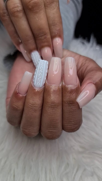 Simonemirandahair, Esthéticienne à Combs-la-Ville