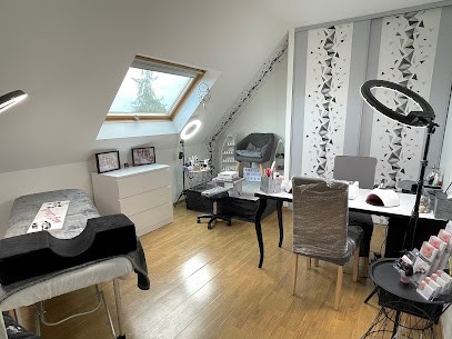 Nails Cyrielle, Institut de Beauté à Breuillet