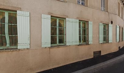 Marie-Laure Cils Et Onglerie, Institut de Beauté à Étampes