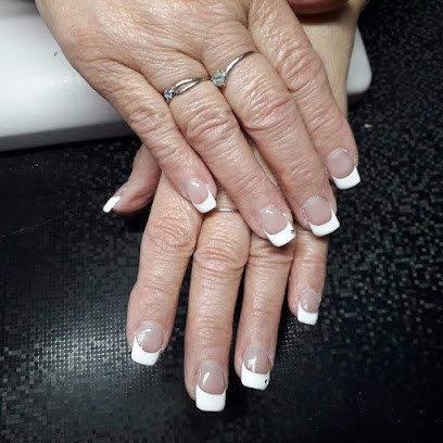 Nail's By Flo, Institut de Beauté à Saintes