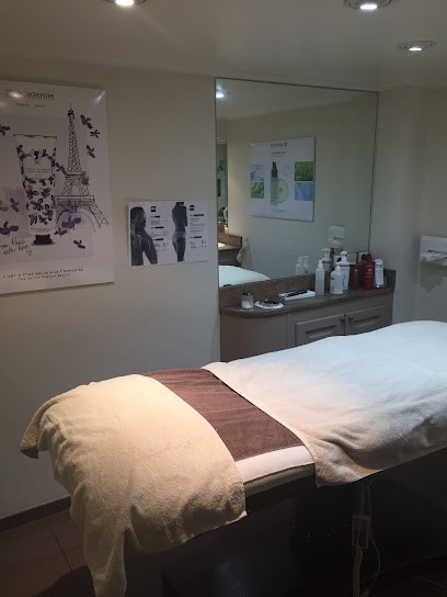 ISASOL Institut, Institut de Beauté à Sèvres