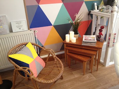 Institut Caroline Denat Spécialiste Du Regard Et De L'ongle, Institut de Beauté à Chamalières