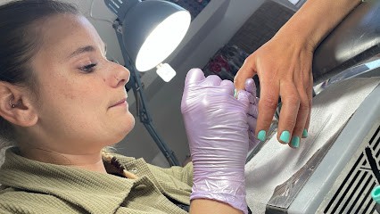 Marie F. Nailartist, Institut de Beauté au Château-d'Oléron