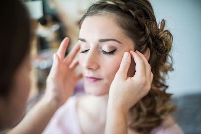 Aurélie SOYER - Aur'ELLES - Esthéticienne / Maquilleuse Pour Tous Types D'évènements, Institut de Beauté à Champagnier