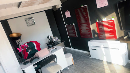 Secret's Nails By K Institut De Beauté à Châteauneuf-les-Martigues