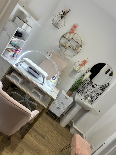 Nails By R, Esthéticienne à Montpellier