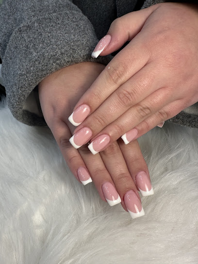 Ilonails, Esthéticienne à Vienne