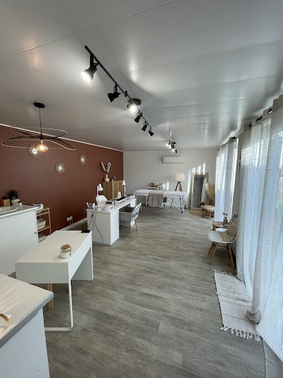 Essential Beauty, Institut de Beauté à Aynac