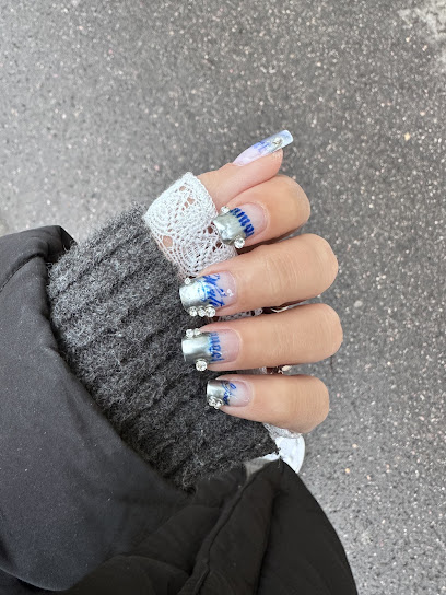 Nails Ana - Nailartist Spécialisée En Gainage Institut De Beauté à Chalon-sur-Saône