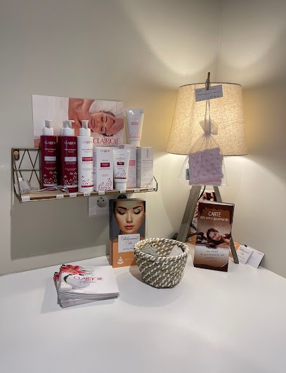 Esthétiquement Vôtre, Esthéticienne à Monnaie