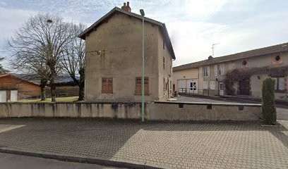 Mairie - garages municipaux, Institut de Beauté à Peschadoires