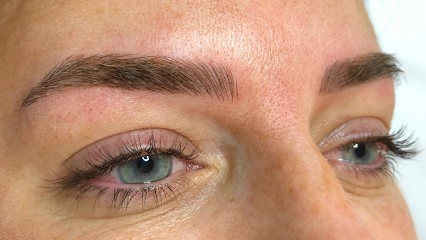 Célia Studio - Maquillage Semi Permanent Sourcils Et Microblading, Institut de Beauté à Marines