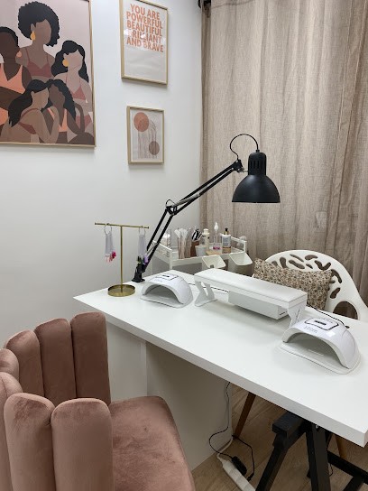 Léa LASHES & BEAUTY - CILS & ONGLES CUERS, Institut de Beauté à Cuers