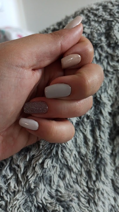 AG Butterfly Nail Art, Institut de Beauté à Prades