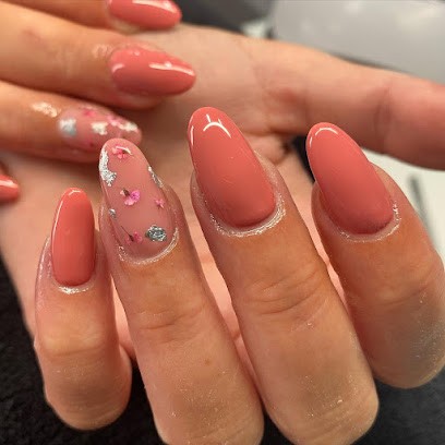 Mely Nails, Esthéticienne à Belle-Isle-en-Terre