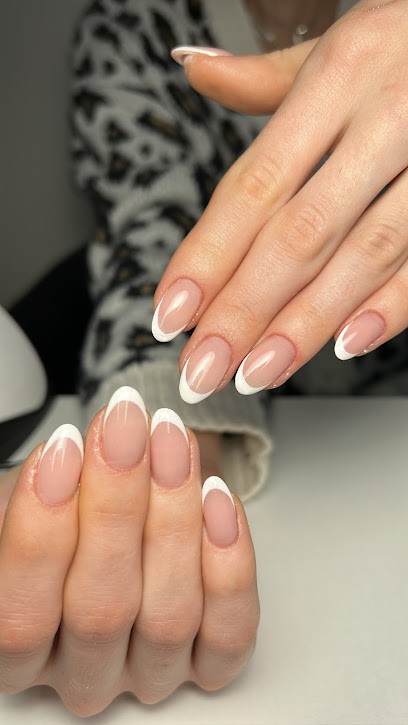 CL Esthétique - Prothésiste Ongulaire Et Technicienne De Cils, Institut de Beauté à Redessan