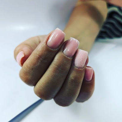 Charly's Nails, Institut de Beauté à Nans-les-Pins