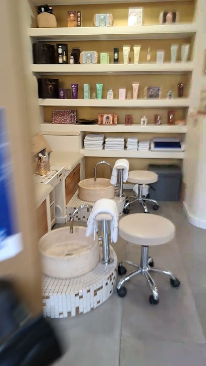 Soraya Maquillage Permanent, Institut de Beauté à Courbevoie