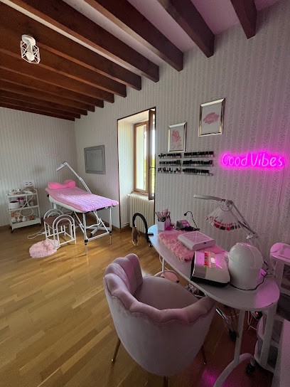 ClempassionEsthetique, Esthéticienne à Loisy