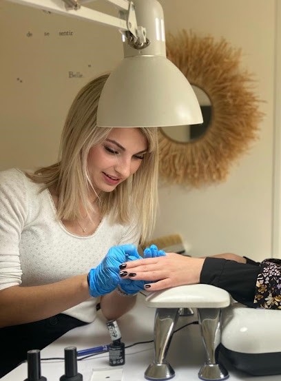 Nails Paé, Institut de Beauté à Gellainville