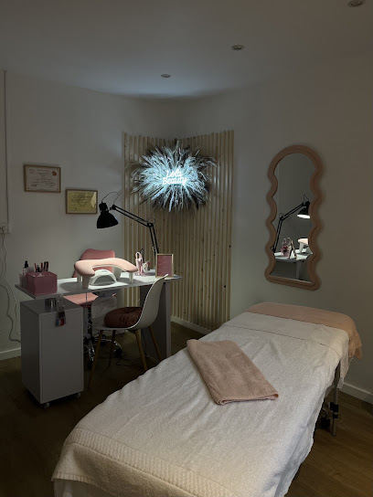 Lola Beauty, Institut De Beauté à Inchy