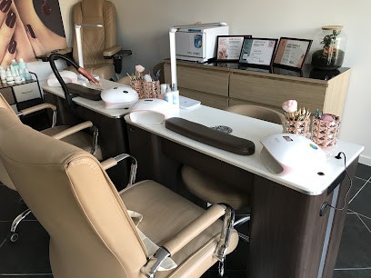 Nefertiti Nails & Beauty (ongles Et Beauté), Institut de Beauté à Saint-Jacques-de-la-Lande