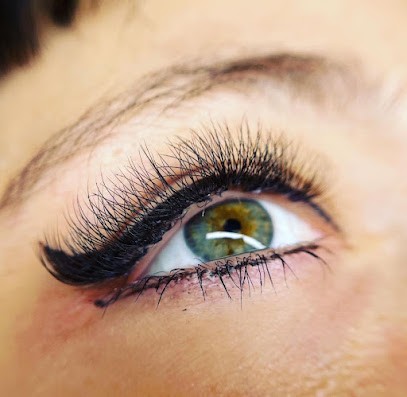 Glow up beauty truck by evy, Institut de Beauté aux Pennes-Mirabeau