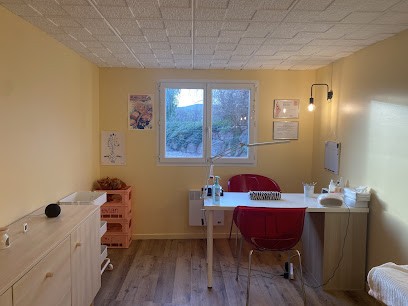 L'Or à Deux Mains, Esthéticienne à Régnié-Durette