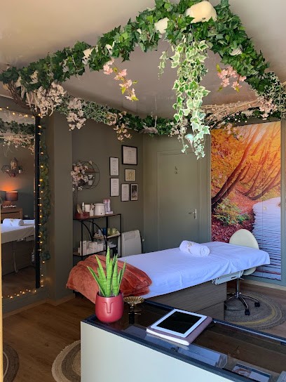 Esther D - Facialiste- Skin experte spécialiste soin de la peau, Esthéticienne à Marly