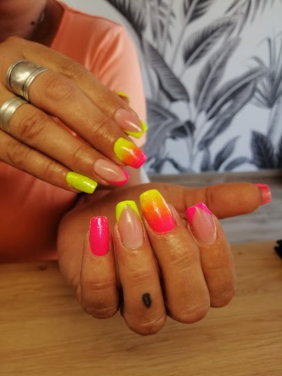 SUBLIM' & VOUS By Flo- Esthéticienne Experte Soin Visage/prothésiste Ongulaire, Institut de Beauté à Claveyson