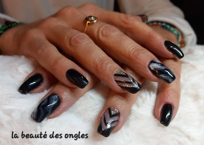 La Beauté Des Ongles, Institut de Beauté à Lugos