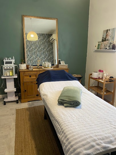 La Cabine De Pauline Chez Maison De Beauté, Institut de Beauté à Saint-Barthélemy-d'Anjou