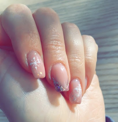 Lyne beauté - Prothésiste Ongulaire et Maquilleuse Pro, Institut de Beauté à Phalsbourg